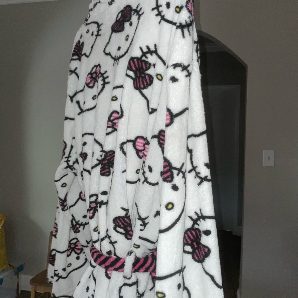 Hello kitty robe